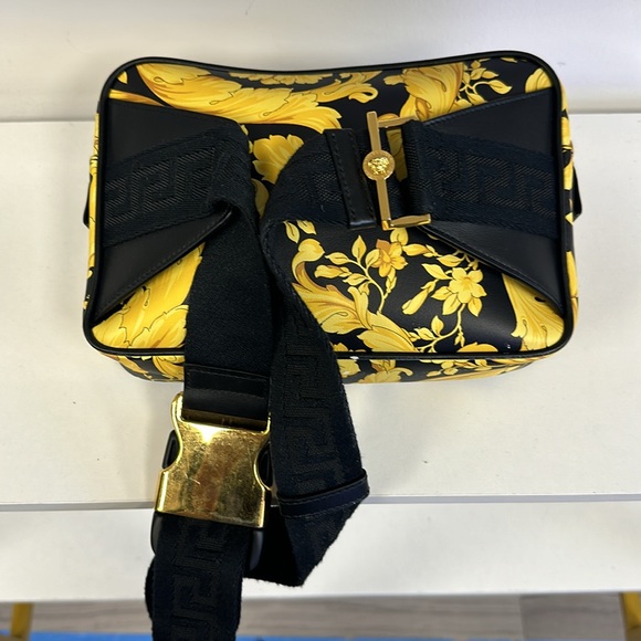 🔥🔥 Versace Baroque Fanny Pack - Picture 5 of 14